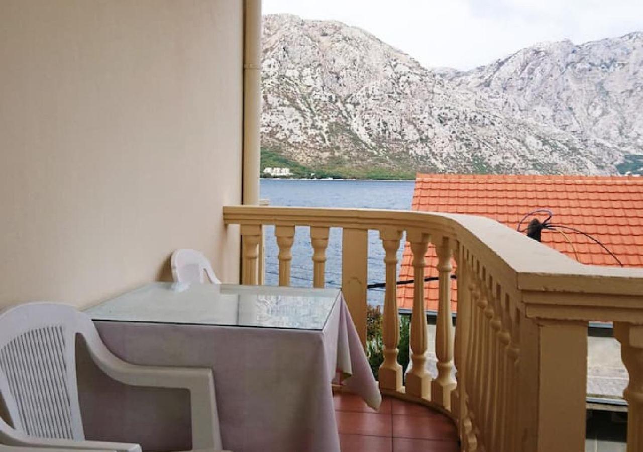 Seaside Apartments And Rooms Kotor Eksteriør bilde