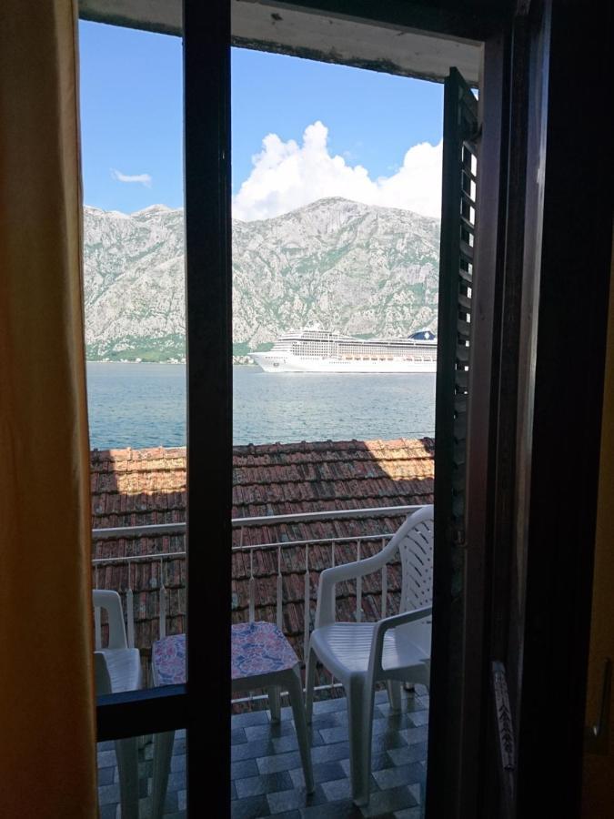 Seaside Apartments And Rooms Kotor Eksteriør bilde